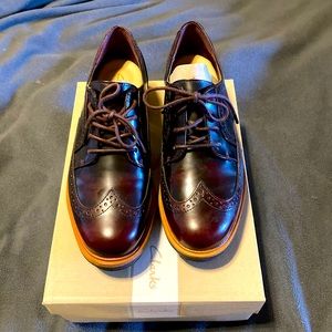New in box Clark’s Teadale Maira oxfords. Size 6.5